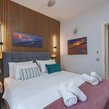 Aphrodite Ideal For Holidays In 아파트 *