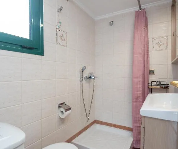 Aphrodite Ideal For Holidays In Apartamento