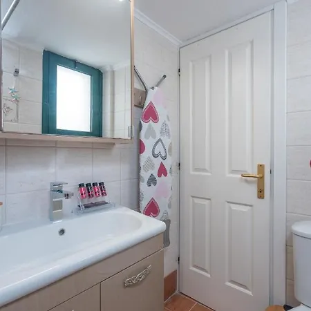 Aphrodite Ideal For Holidays In Apartamento